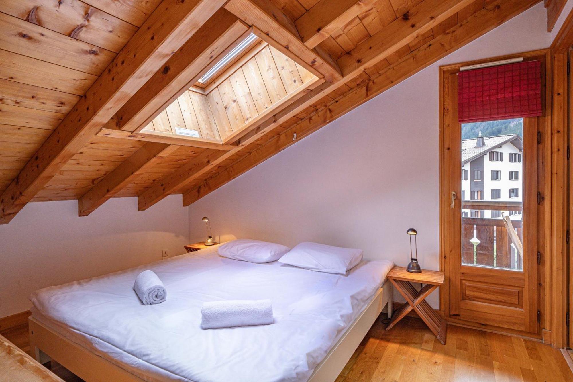 Apartment Capucin - A 3 Bedroom Chamonix Mountain Loft מראה חיצוני תמונה