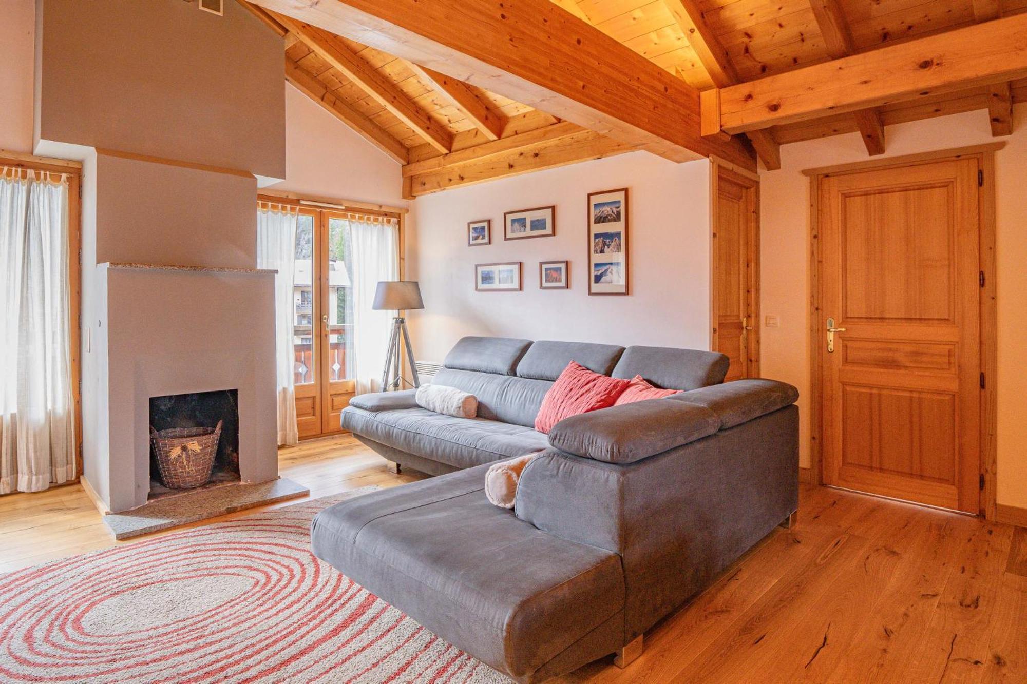 Apartment Capucin - A 3 Bedroom Chamonix Mountain Loft מראה חיצוני תמונה