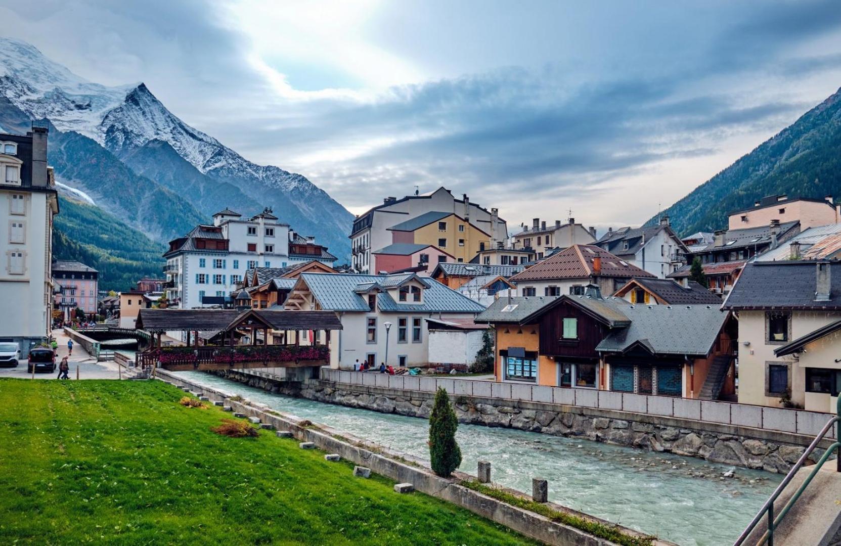 Apartment Capucin - A 3 Bedroom Chamonix Mountain Loft מראה חיצוני תמונה