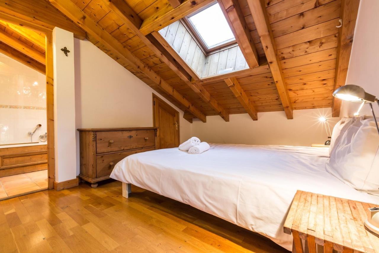 Apartment Capucin - A 3 Bedroom Chamonix Mountain Loft מראה חיצוני תמונה