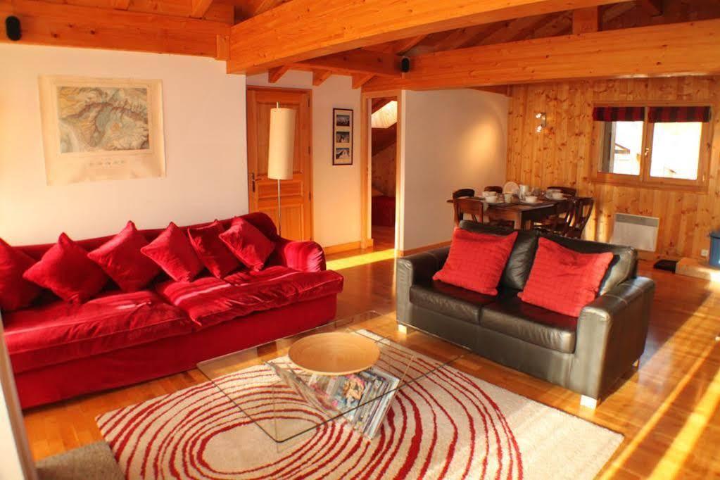 Apartment Capucin - A 3 Bedroom Chamonix Mountain Loft מראה חיצוני תמונה