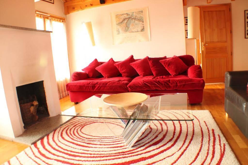 Apartment Capucin - A 3 Bedroom Chamonix Mountain Loft מראה חיצוני תמונה