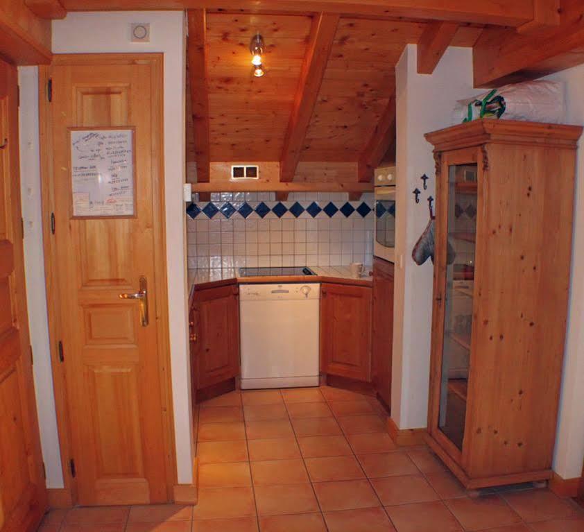 Apartment Capucin - A 3 Bedroom Chamonix Mountain Loft מראה חיצוני תמונה