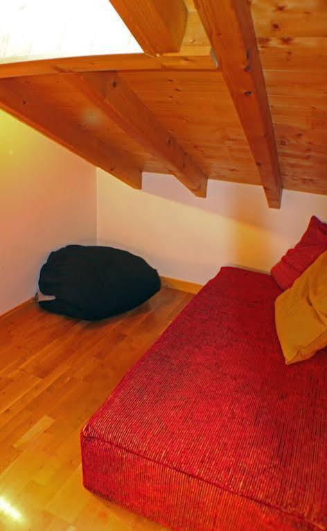 Apartment Capucin - A 3 Bedroom Chamonix Mountain Loft מראה חיצוני תמונה